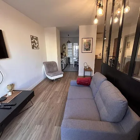 Le Verlaine, Studio En Centre Ville A Deux Minutes Des Plages Menton Exterior photo