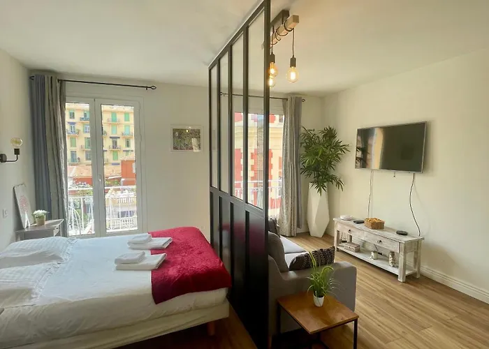 Le Verlaine, Studio En Centre Ville A Deux Minutes Des Plages
