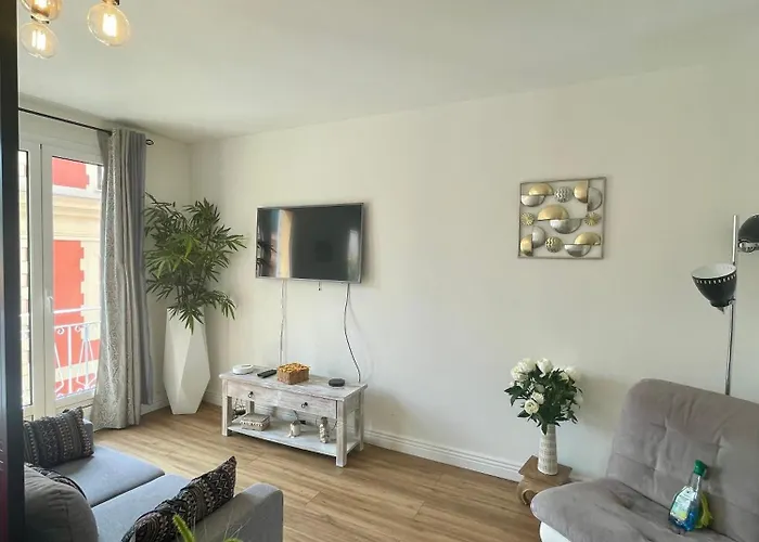 Le Verlaine, Studio En Centre Ville A Deux Minutes Des Plages